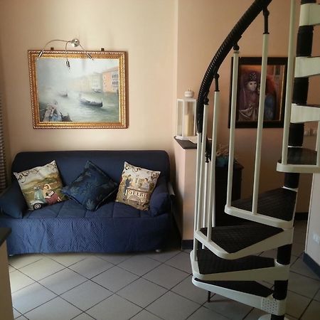 Case Vacanze Borgo Marina Imperia Habitación foto