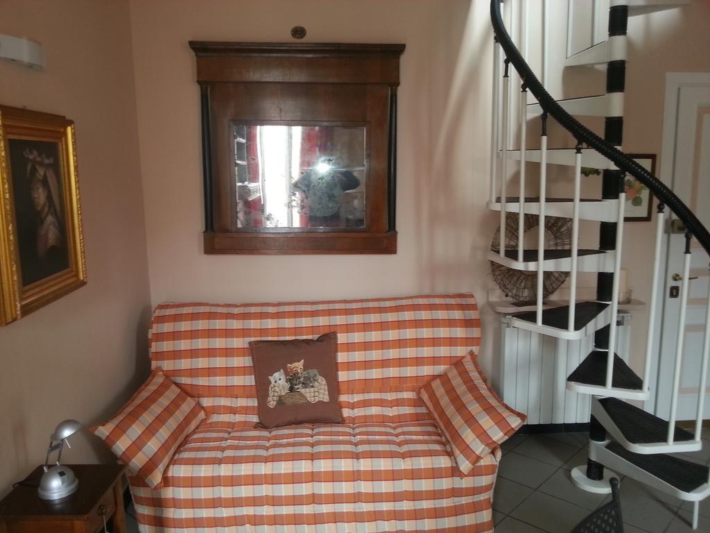 Case Vacanze Borgo Marina Imperia Habitación foto