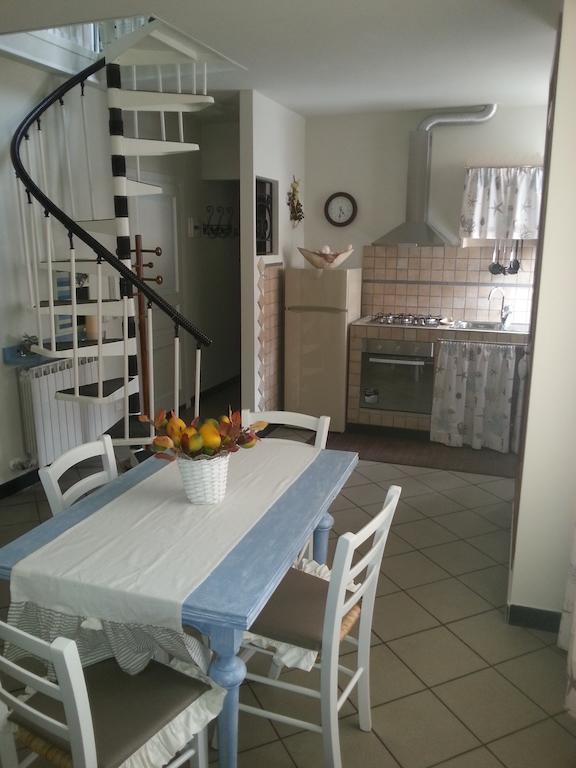 Case Vacanze Borgo Marina Imperia Habitación foto