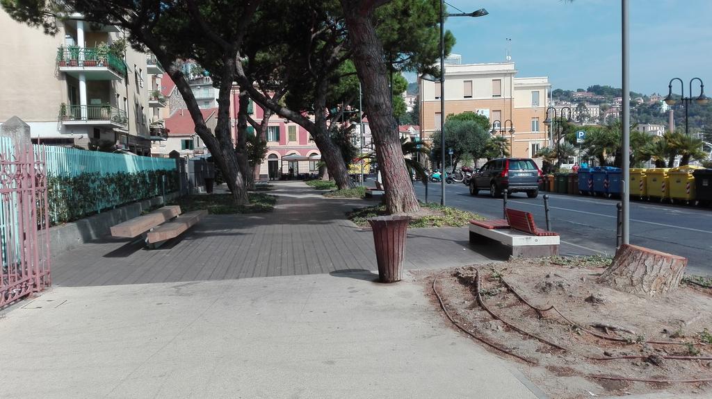 Case Vacanze Borgo Marina Imperia Exterior foto